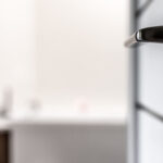 Rénovation ou construction : quelle porte palière en bois choisir ?